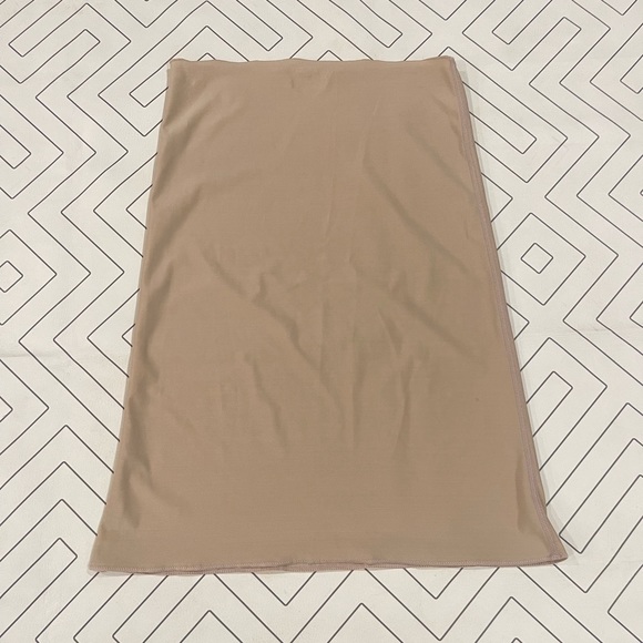 SPANX Nude Skirt Slip - Picture 6 of 8